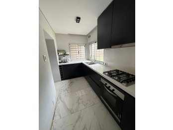 IMPECABLE CONSTRUCCION MODERNA A METROS DEL EX HIPODROMO