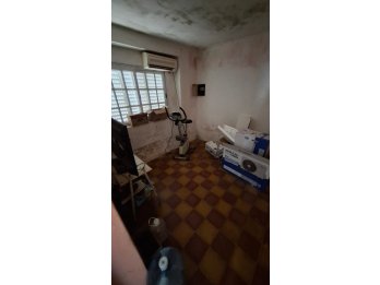 VENDO CASA CON LOCAL AL FRENTE Y DEPARTAMENTO AL FONDO