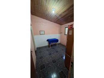 VENDO CASA CON LOCAL AL FRENTE Y DEPARTAMENTO AL FONDO