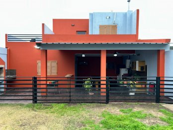 Casa de 3 habitaciones en zona Newbery y Gdor. Parera
