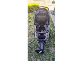 COCHE CHICCO ACTIVE 3 + HUEVITO + BASE AUTO  Muy buen estado