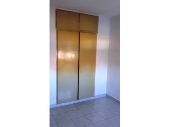 Vende Dpto calle Catamarca