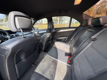 MERCEDES Benz C200 Edition C. Recibo vehículos