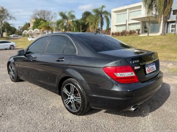 MERCEDES Benz C200 Edition C. Recibo vehículos