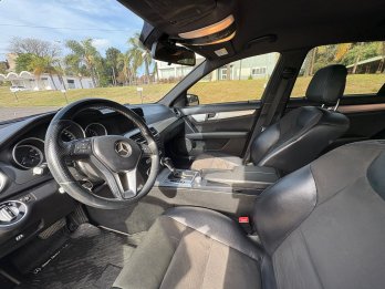 MERCEDES Benz C200 Edition C. Recibo vehículos