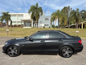 MERCEDES Benz C200 Edition C. Recibo vehículos
