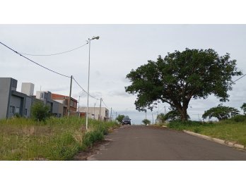 VENDO TERRENOS EN LOTEO "JARDNES DEL HIPODROMO" ORO VERDE
