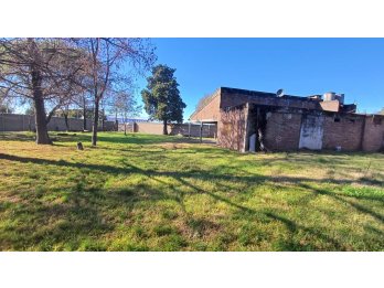 Vende Gran Predio calle Antonio Bonell