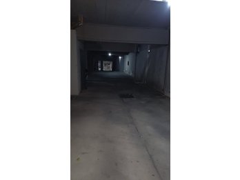 Vende Cochera en Edificio de calle Colon 468