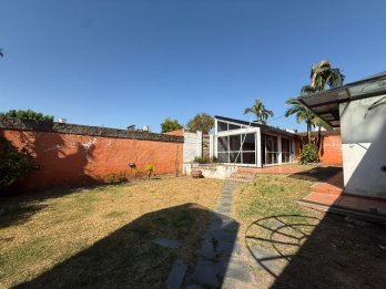 Zona Santos Domínguez y Juan Garrigó - Casa en Venta