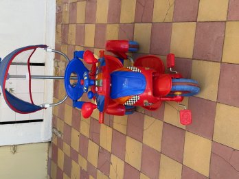 Triciclo Infantil – ¡Como Nuevo! Ideal para los mas peques
