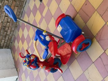 Triciclo Infantil – ¡Como Nuevo! Ideal para los mas peques
