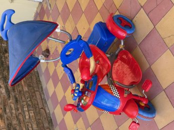 Triciclo Infantil – ¡Como Nuevo! Ideal para los mas peques