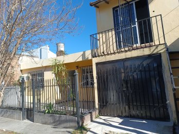 En venta excelente casa tres dormitorios – calle Arroyo Cazu