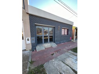Se vende casa – calle División de los Andes casi Stos. Domín