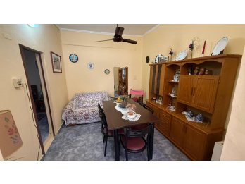 CASA DE 3 DORM, COCHERA Y GRAN FONDO VERDE. DIV LOS ANDES