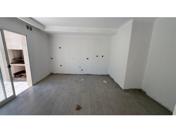 HERMOSA CASA A ESTRENAR EN ORO VERDE, 2 DORM Y FONDO VERDE.