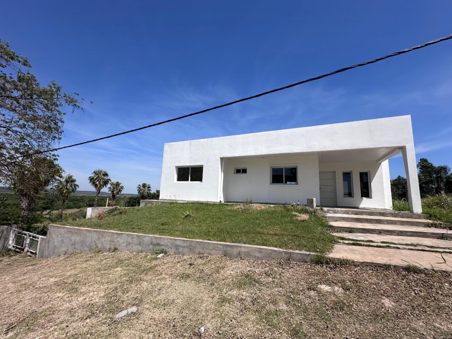 Particular alquila  casa en las colinas