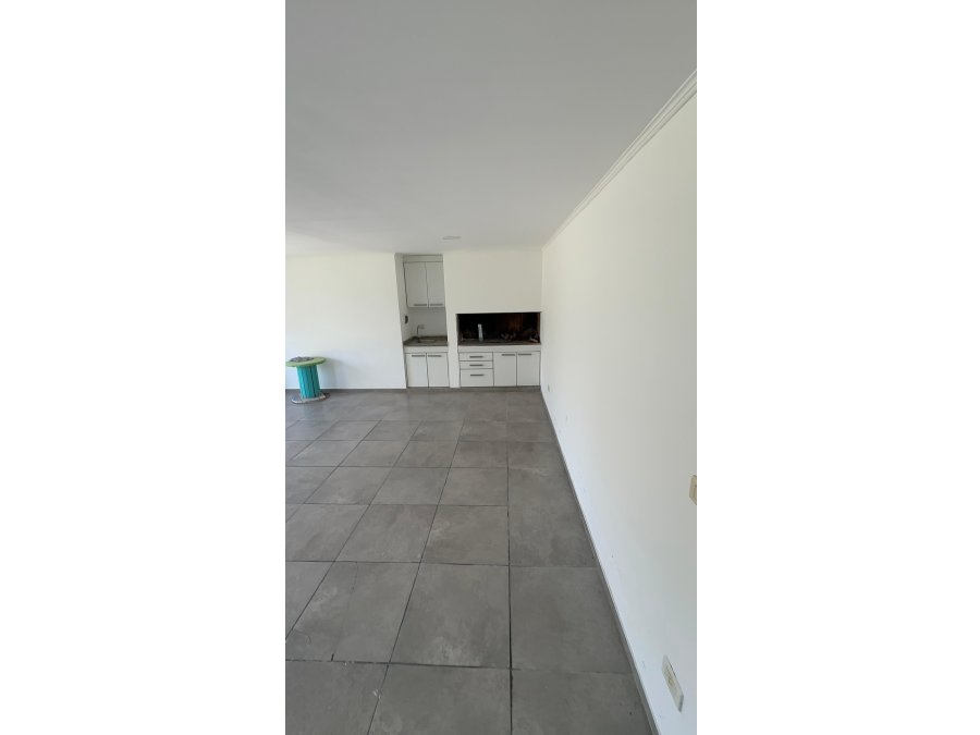 Particular alquila  casa en las colinas