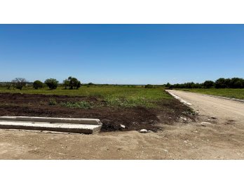 TERRENOS EN ORO VERDE, ENTREGA DE 3.300 USD Y 36 CTAS DE 278