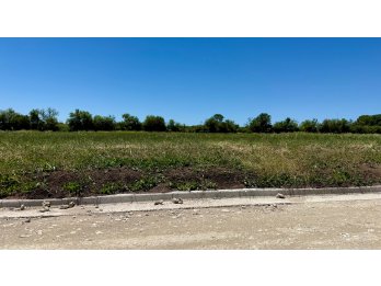 TERRENOS EN ORO VERDE, ENTREGA DE 3.300 USD Y 36 CTAS DE 278