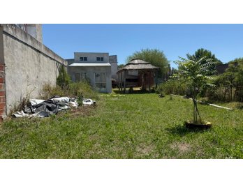 CASA QUINTA A TERMINAR EN SAUCE MONTRULL. LOTE DE 250 M2