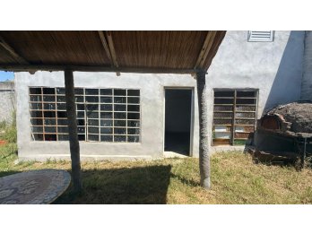 CASA QUINTA A TERMINAR EN SAUCE MONTRULL. LOTE DE 250 M2