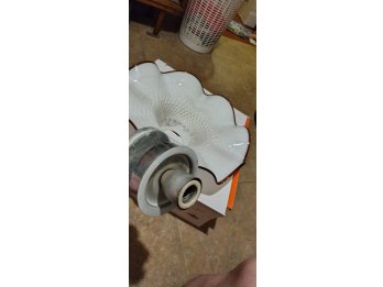 2 lámparas de techo, vidrio y chapa
