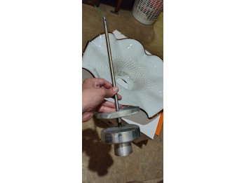 2 lámparas de techo, vidrio y chapa