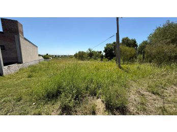 HERMOSO TERRENO DE 608 M2 A 3 MIN DEL RIO. ALDEA BRASILERA