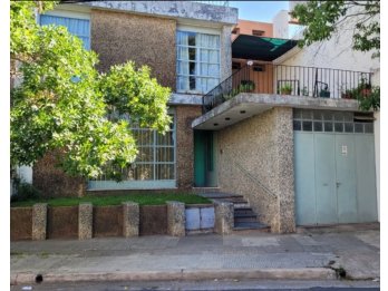 SE VENDE PROPIEDAD ZONA PARQUE
