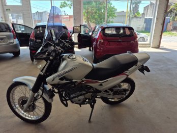 Falcon 400cc 2000 38.000km. Vendo o permuto mayor-menor