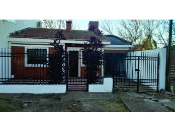 VENDO CASA 3 DORMITORIOS –Apta Credito Inm