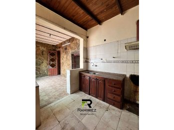 VENTA CASA ANTIGUA CASCO CENTRICO