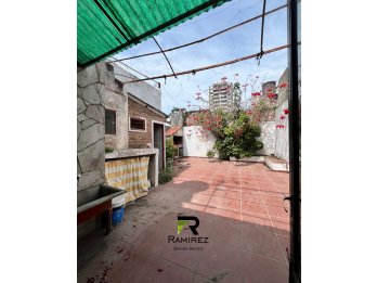 VENTA CASA ANTIGUA CASCO CENTRICO