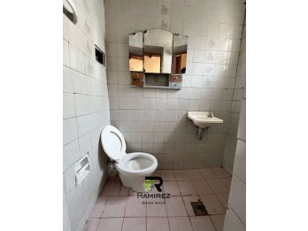 VENTA CASA ANTIGUA CASCO CENTRICO