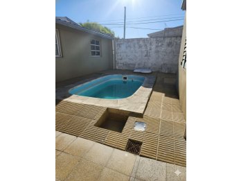 EN VENTA CASA DE 4 DORMITORIOS EN COLONIA AVELLANEDA