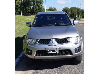 Muy linda L200 4X4 manual. TD