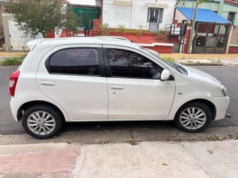 Vendo Toyota Etios 1.5 XLS. 2014