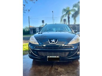 Vendo peugeot 207 primera mano.