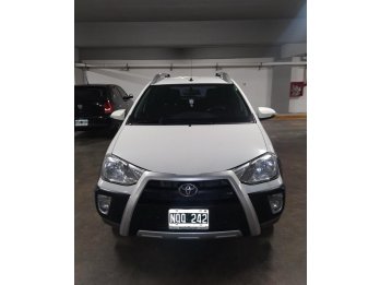 Toyota Etios Cross 2014