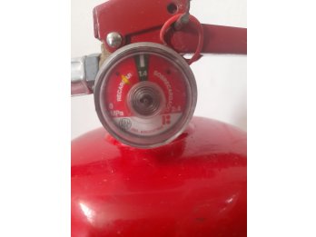 Vendo matafuego de 2,5kg para recargar. Precio charlable