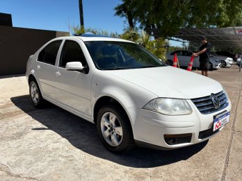 VOLKSWAGEN Bora 2.0. Recibo vehiculos