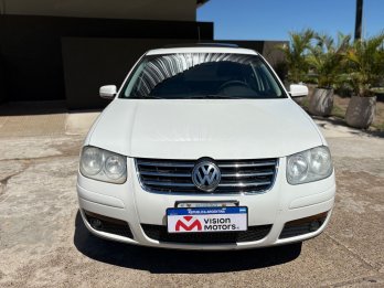 VOLKSWAGEN Bora 2.0. Recibo vehiculos