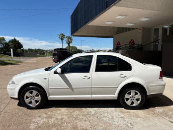 VOLKSWAGEN Bora 2.0. Recibo vehiculos