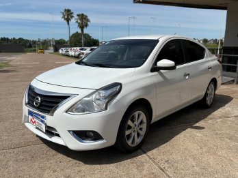 NISSAN Versa Advance Pure Drive AT. Recibo vehiculos
