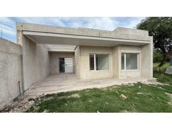 CASA A ESTRENAR EN ORO VERDE, 2 DORM Y PATIO. ENTREGA Y CTAS