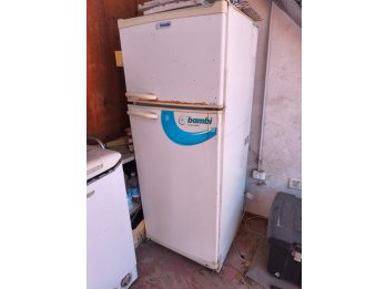 Combo! Heladera, biblioteca, 2 camas, mesa, lavarropa.