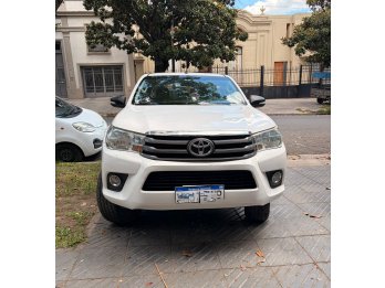 VENDO HILUX 4X2 2017