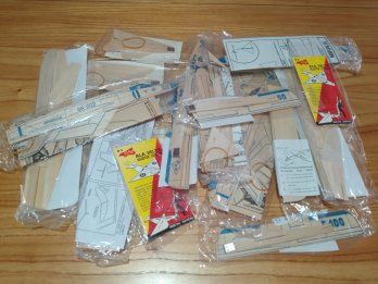 18 Aviones de Madera Balsa $50.000